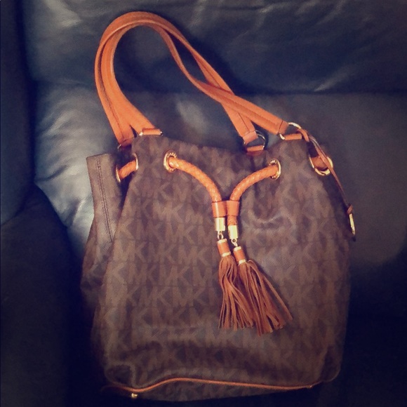 mK purse - Picture 1 of 2